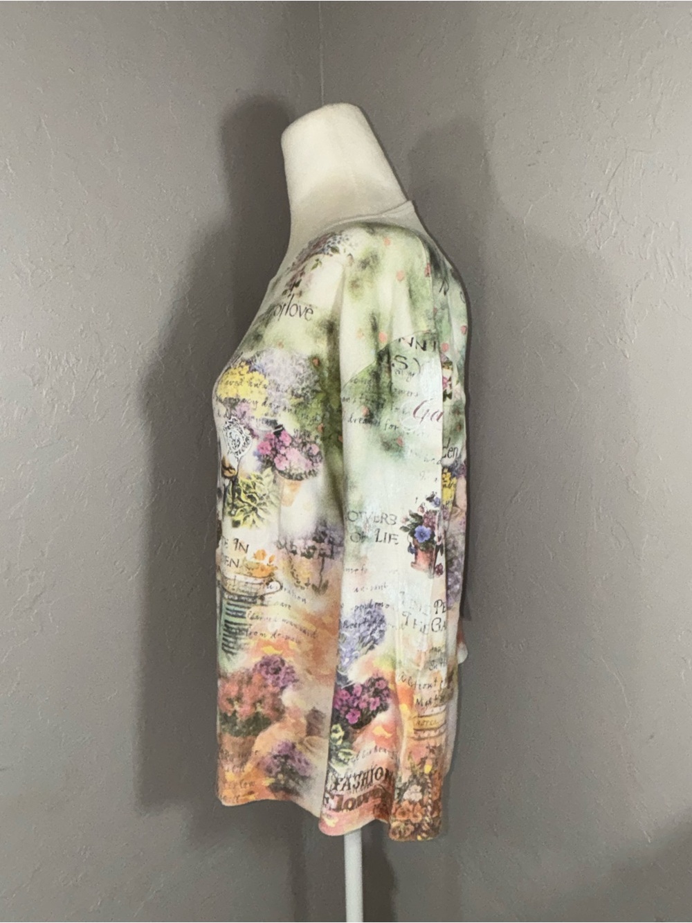 Women's Floral Garden Print Long-Sleeve Blouse - Cream Multicolor - Picture 4 of 12